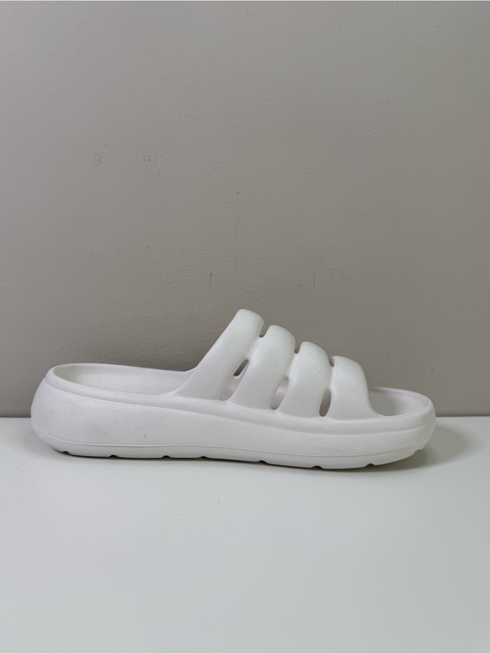 UGG Sport Yeah Slide Sandals White Waterproof Slip On Slides Women's Size 8 - Picture 4 of 15